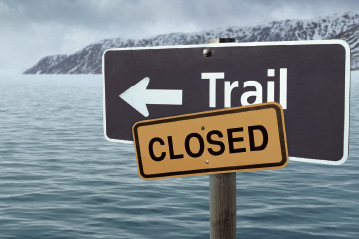 Sign for closure of hiking trail